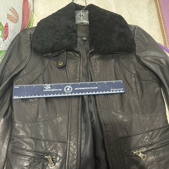 Banana Republic XS leather Aviator jacket with removable collar. Never worn. - Picture 6 of 6